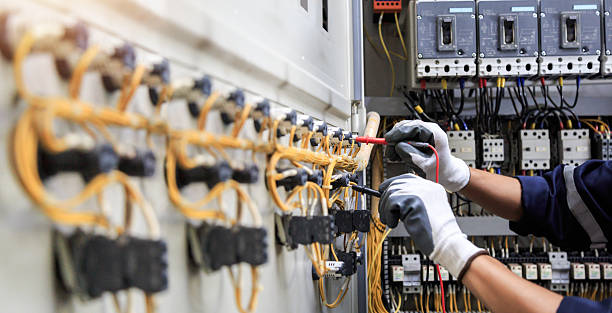 Professional Electrician technician working in Fairlawn, VA